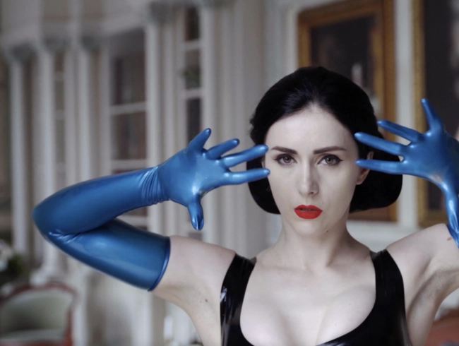 Kinotanz aus blauem Latex