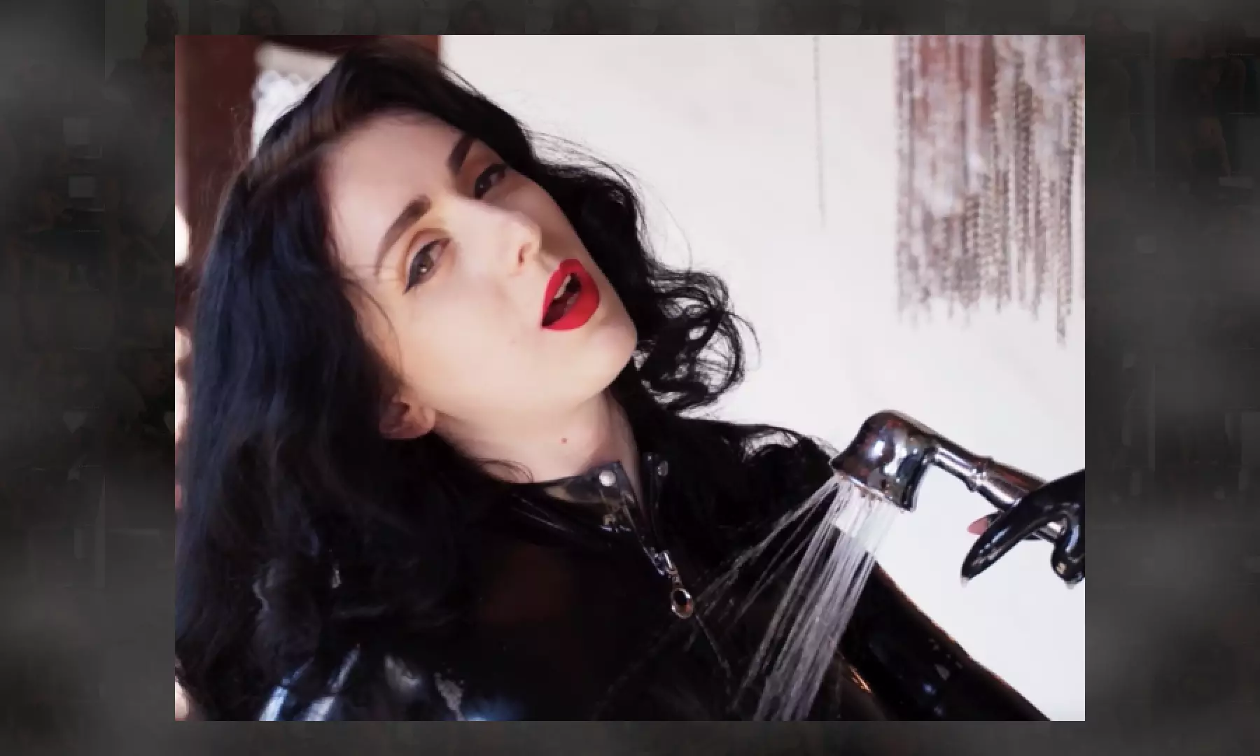 MissEllieMouse: Meine Art, einen Latexcatsuit zu waschen